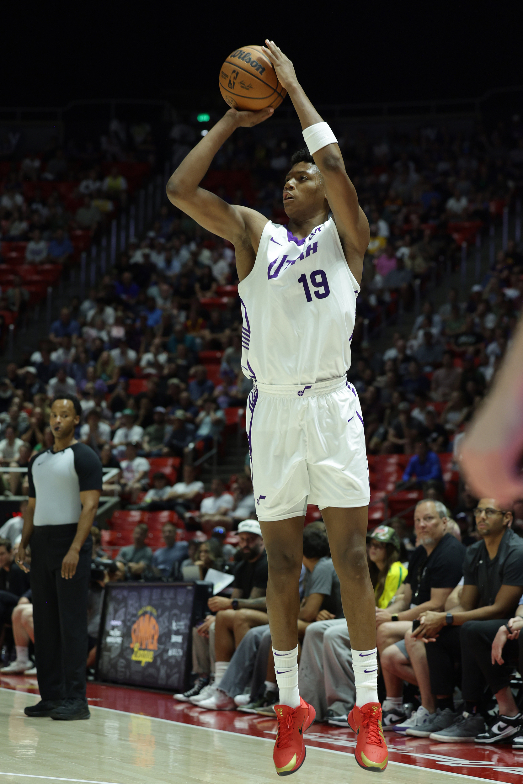 app下载-爵士队记:贝利和克莱顿都将缺席今天对阵勇士的比赛