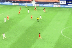 开云体育官网-危险动作!魏震踩到胡荷韬脚面,吃到一张黄牌