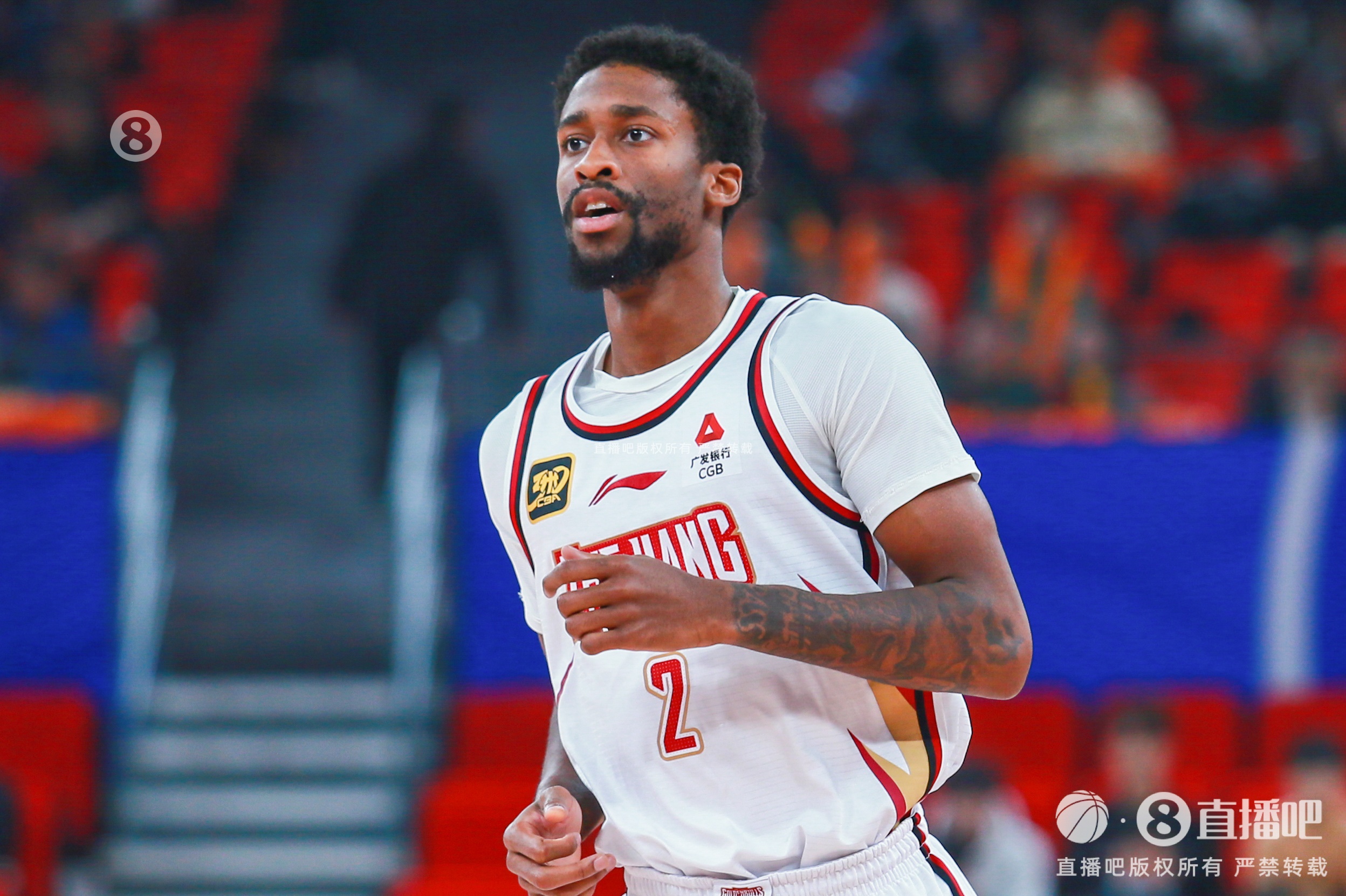 媒体人:有北区上游球队正接触科比-西蒙斯 后者上赛季场均17.2分