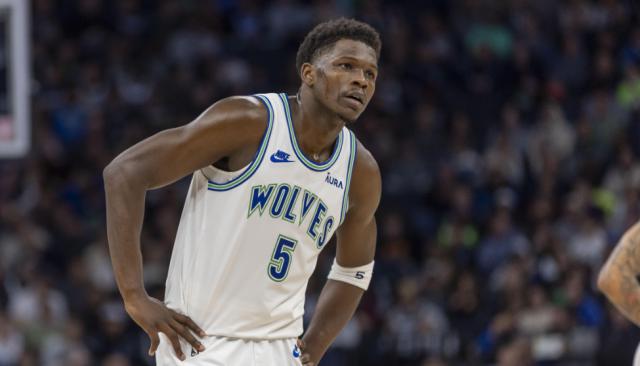 开云体育网址-进攻断电已成常态!森林狼再次低迷 华子这次说啥?